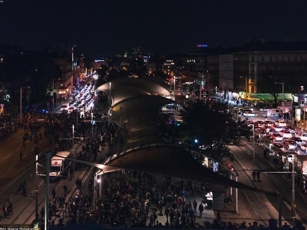 ព័ត៌មានថ្មីៗ៖ ការពិពណ៌នានិងការធ្វើបាតុកម្ម